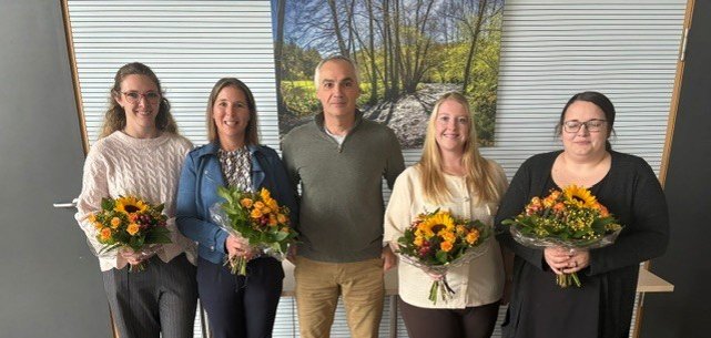 Gratulation vom Bürgermeister an 4 Mitarbeiterinnen der VG Ruwer
