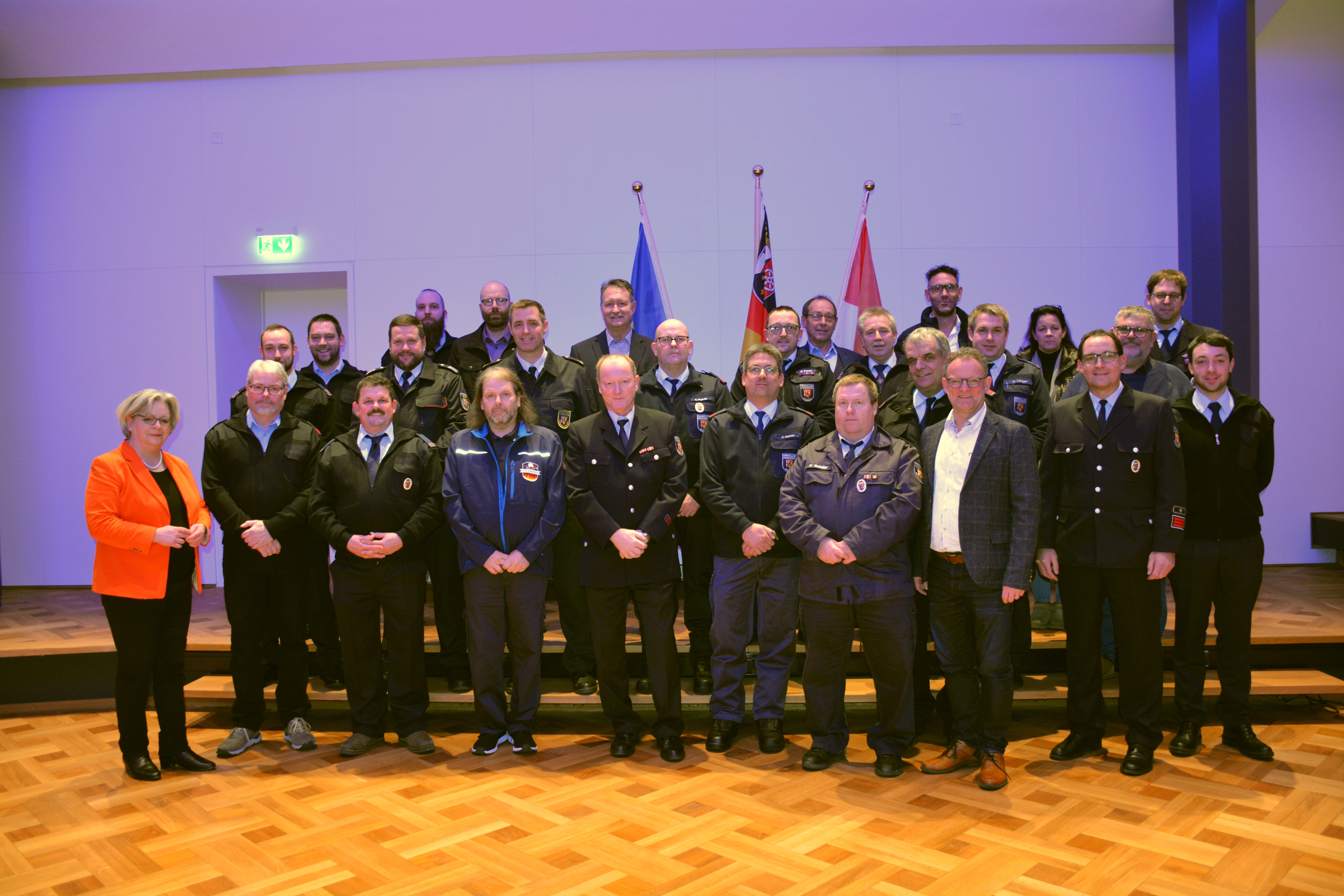 Gruppenfoto von Feuerwehrmitgliedern
