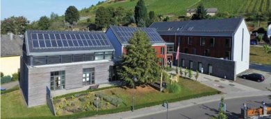 Großes Gebäude von oben betrachtet