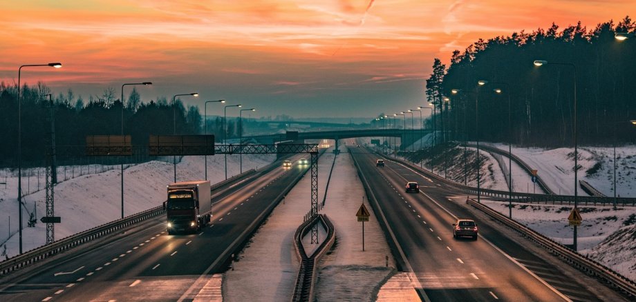 Autobahn im Winter