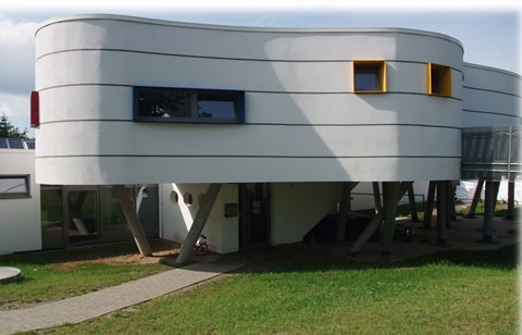 Modern aussehendes Gebäude