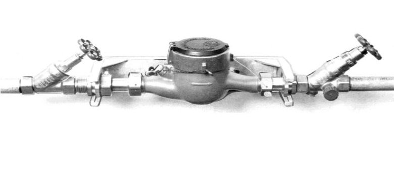 Wasserzähler mit zwei Absperrarmaturen